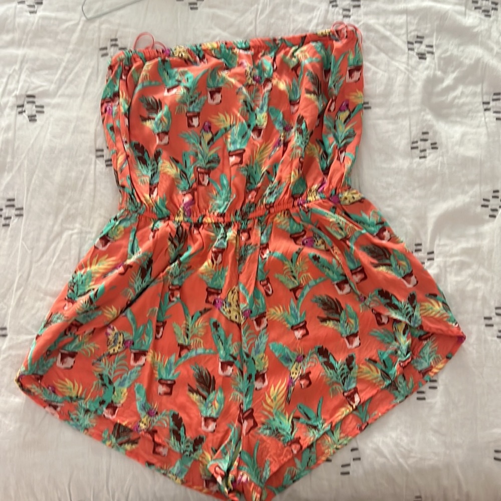 Billabong, strapless romper size L